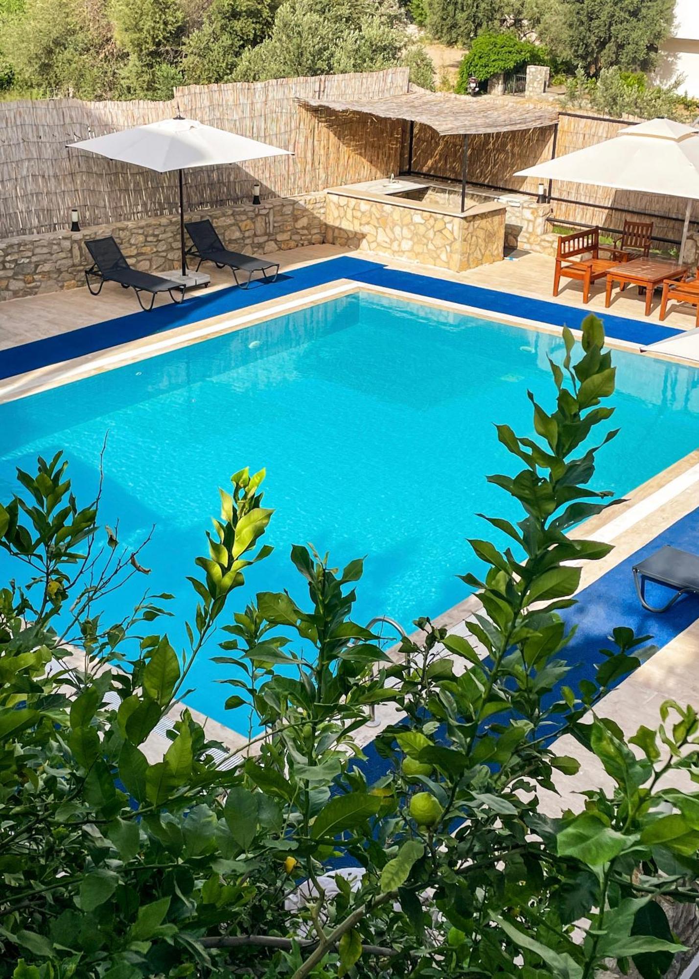 Oezguem Suite Otel Datca Exterior photo